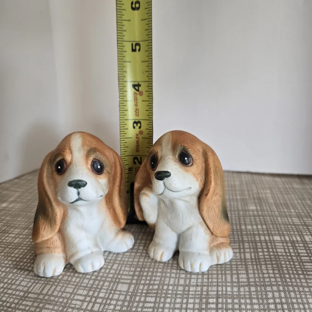 Homco Vintage Adorable Basset Hound Or Beagle Puppy Figurines.